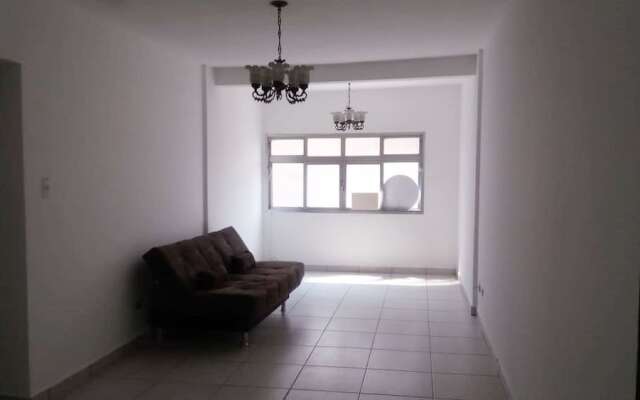 Apartamento a 150 Metros da Praia 1