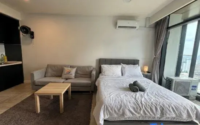 Stylish Homestay @ Hextar Mall Crown Tower 2pax