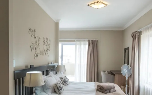 Long Beach Self-Catering