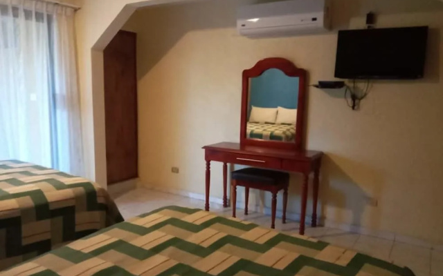 Oyo Hotel Quetzalcoatl