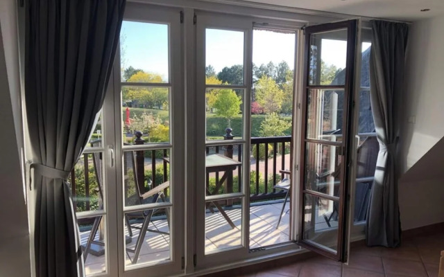 Bi de Kark Modern Retreat