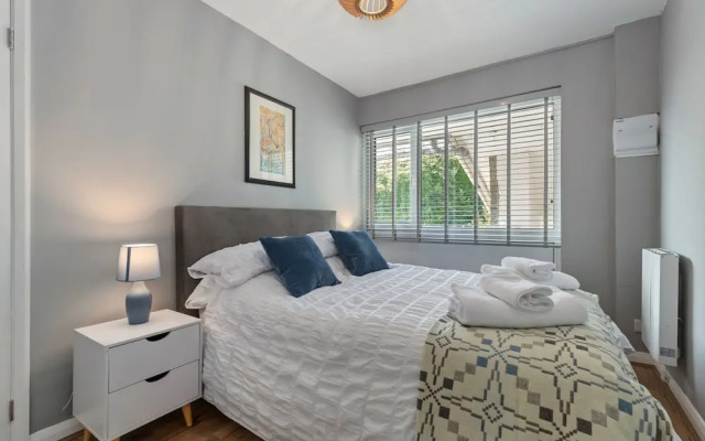 33 Beach Court - Direct Beach Access Sea Views
