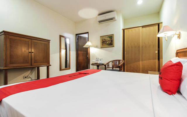 RedDoorz Plus near GBK Senayan