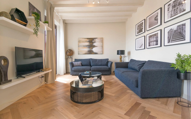 Liceu in Barcelona with 2 bedrooms and 1 bathrooms