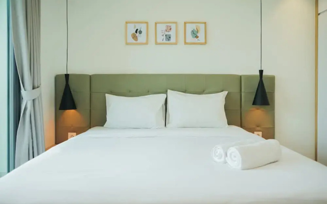 Comfy And Minimalist Studio At Embarcadero Bintaro Apartment