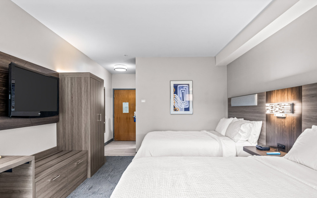 Holiday Inn Express Hotel & Suites Carneys Point by IHG