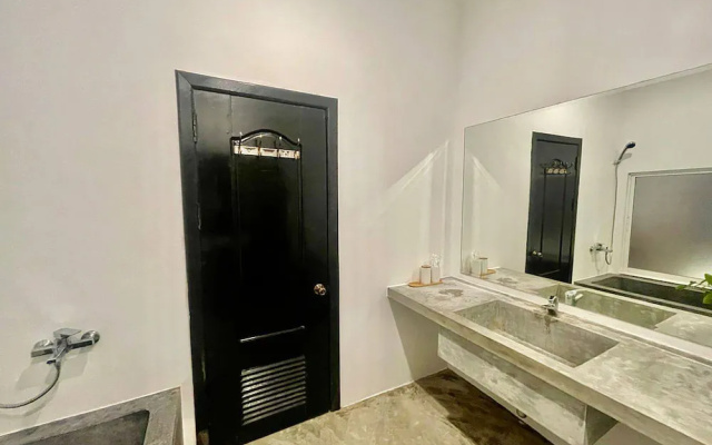 Chhouy Vathna Angkor Boutique
