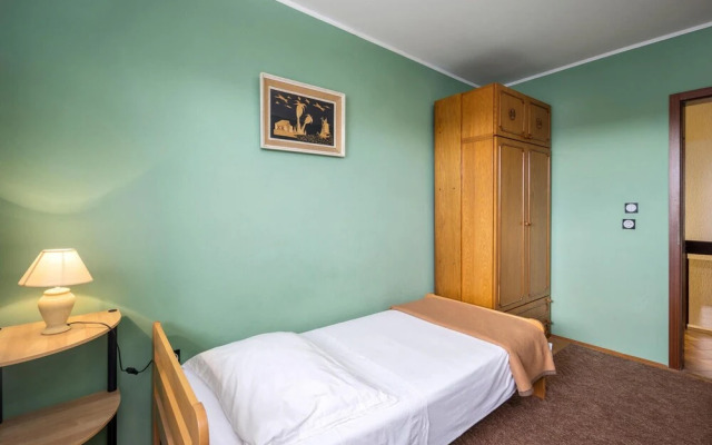 Awesome Apartment in Jadranovo With 2 Bedrooms