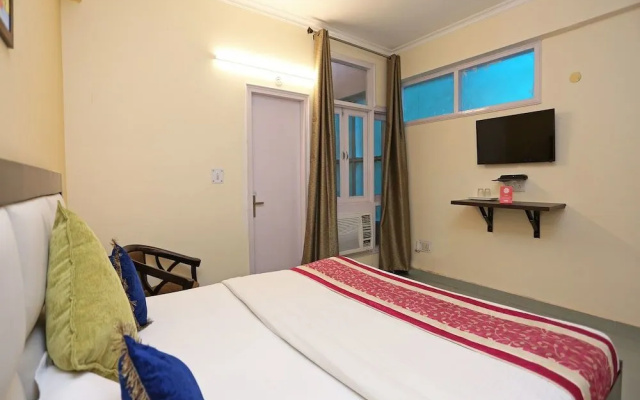 OYO 9527 Hotel Mascot Quattro
