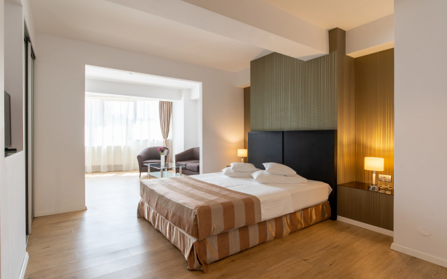 Parliament Hotel