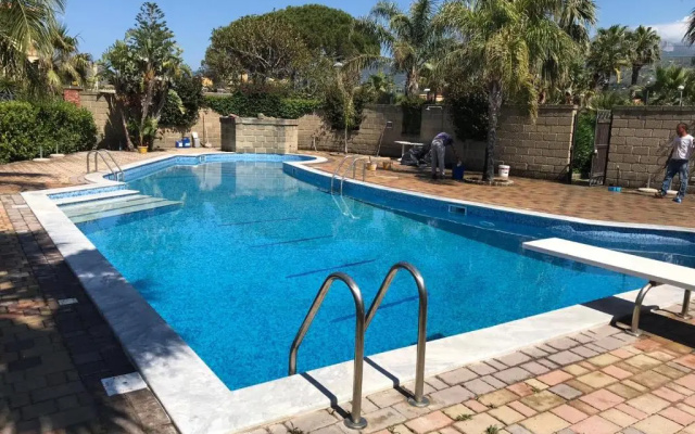 Rentopolis - Villa Amare