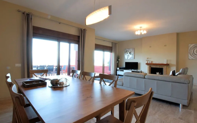 Tasteful Villa in Pinos de Alhaurín With Swimming Pool
