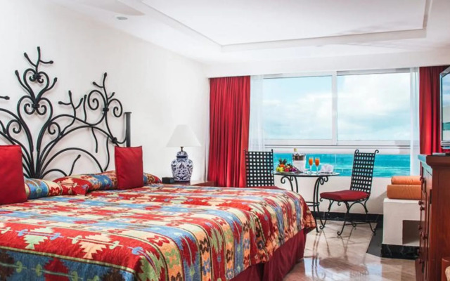 Oasis Palm Hotel