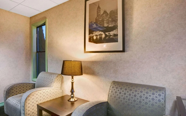 Travelodge by Wyndham Sea-Tac Airport North