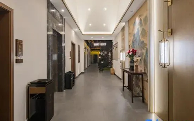 Jianshui Past and Present Courtyard Hotel