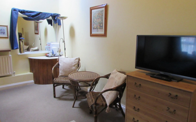 Old Coach House Motel
