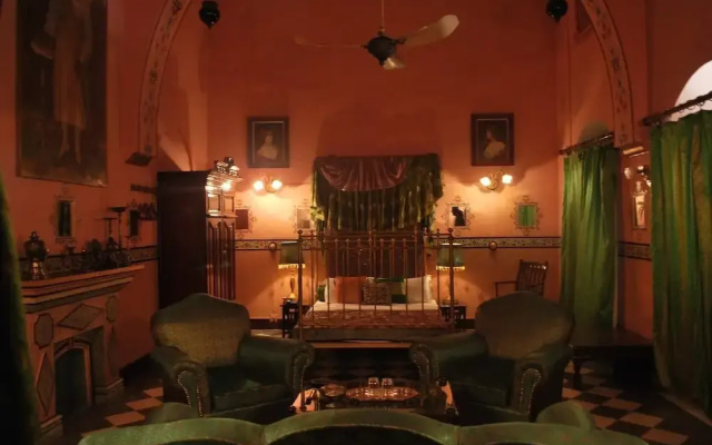 Hotel Bhairon Vilas
