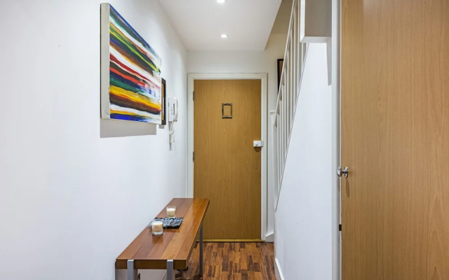 2 Bed Apartment Near Bow Road Station