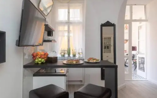 Wenceslas Square / Main Station - New Studio*****
