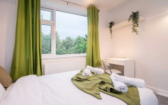 Michaelmas, Coventry - 2 Bed House Apartment