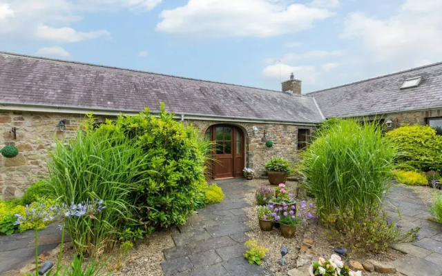 Charming Holiday Home in Haverfordwest With Meadow View