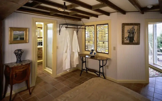 Lands End Inn