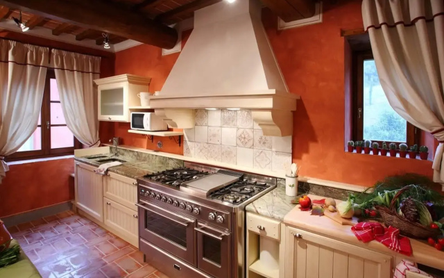 Villa Casa Rossa - In the Middle of Tuscany