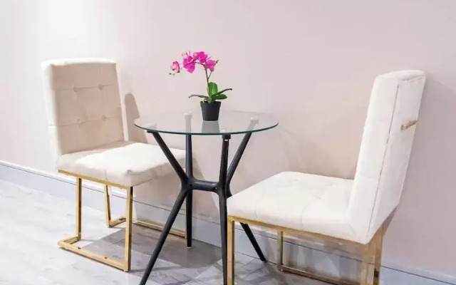 Bradford Bliss Apartment