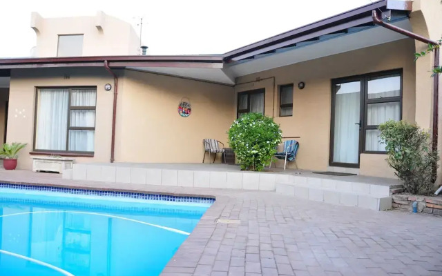 Woodpecker's Inn Guest House