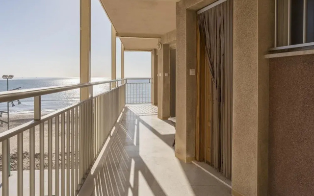 Simplistic Apartment in La Pineda near Sea
