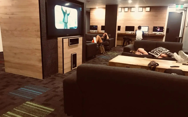 Down Under Hostels - Surfers Paradise