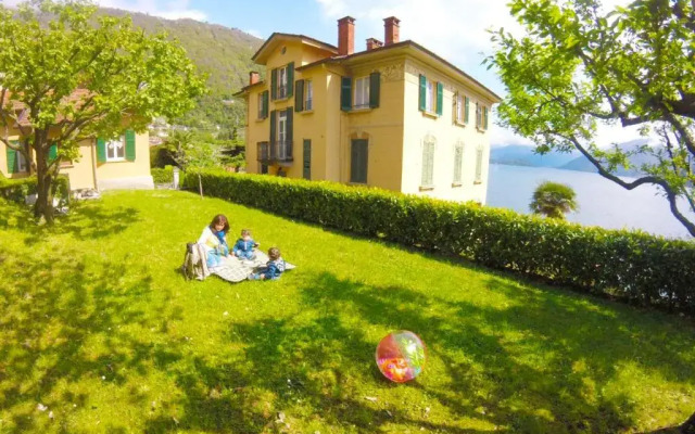 Independent Little House with Garden