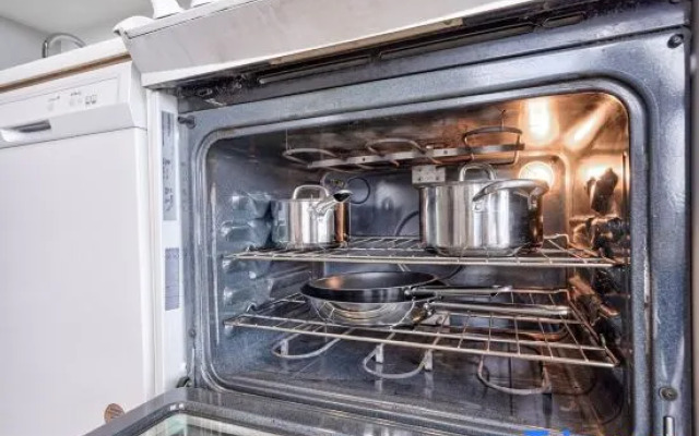 Stylish Downtown 1BR-Free Parking-Walk to CN Tower