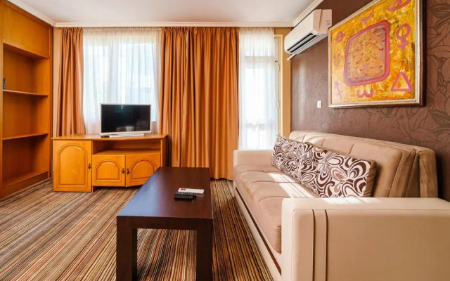 Avion Hotel
