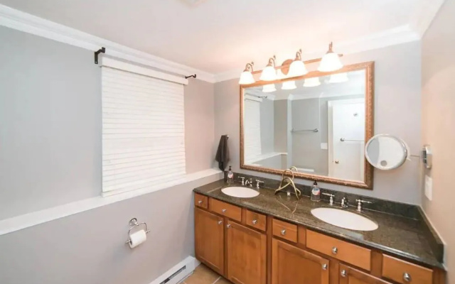 Cozy Condo on Nemacolin Grounds