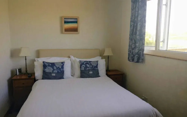 Loch Roag Guest House & Eshcol Guest House