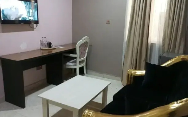 Agoms Hotel