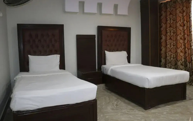 Royal Blue Hotel