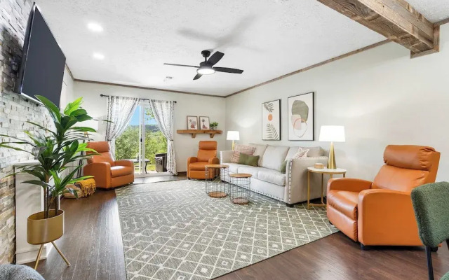 Stone Creek Retreat 2 BR Home!