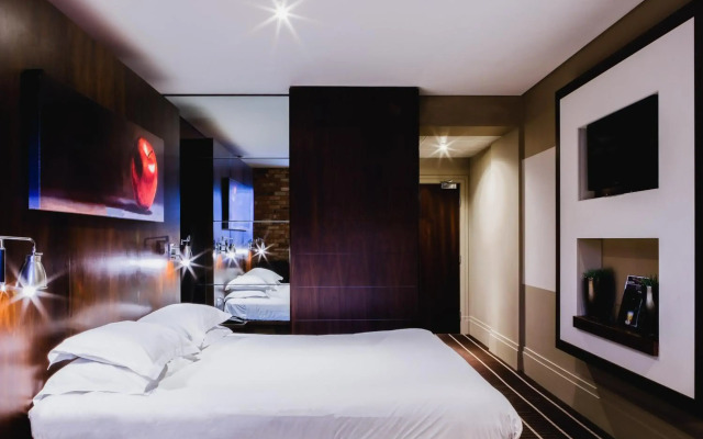mour Hotel