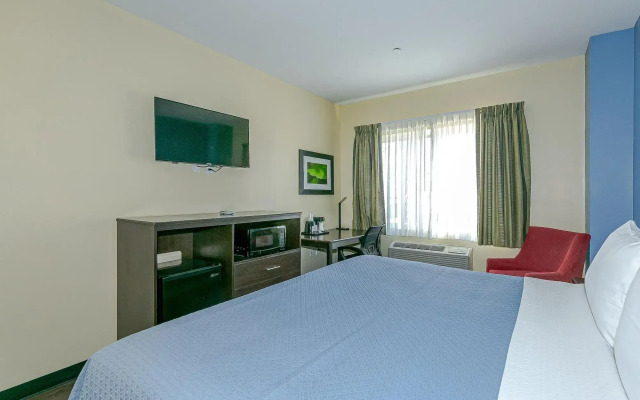 Ozone Inn & Suites