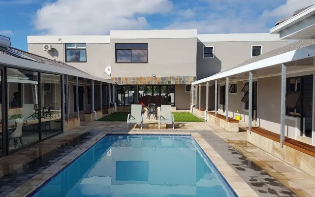 Avalon Lodge