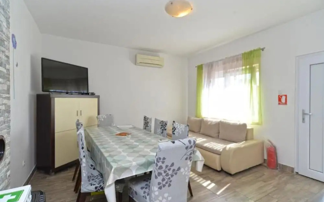 Spacious Flat With Pool Just 300m From the Beach