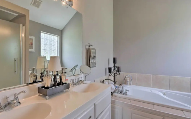 < 1 Mi to Marina: Family-friendly Osage Beach Home