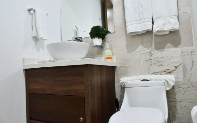 Luxury Apartment on 5th Av -One Paralia
