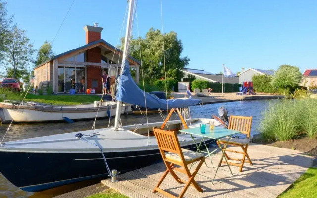 Bungalow With a Terrace Near the Sneekermeer