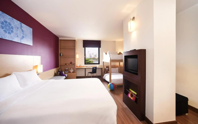 ibis Bangkok Riverside