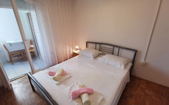 Apartment and Rooms Mrkovic Top Lokacija i Parking