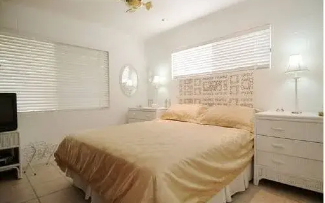 Trinity Tropical Oasis Trinity Beach Holiday House