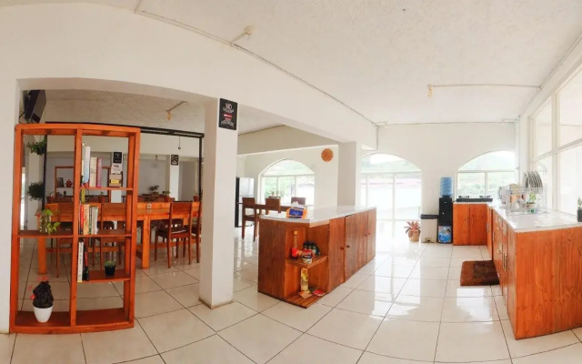 Tani Jiwo Hostel